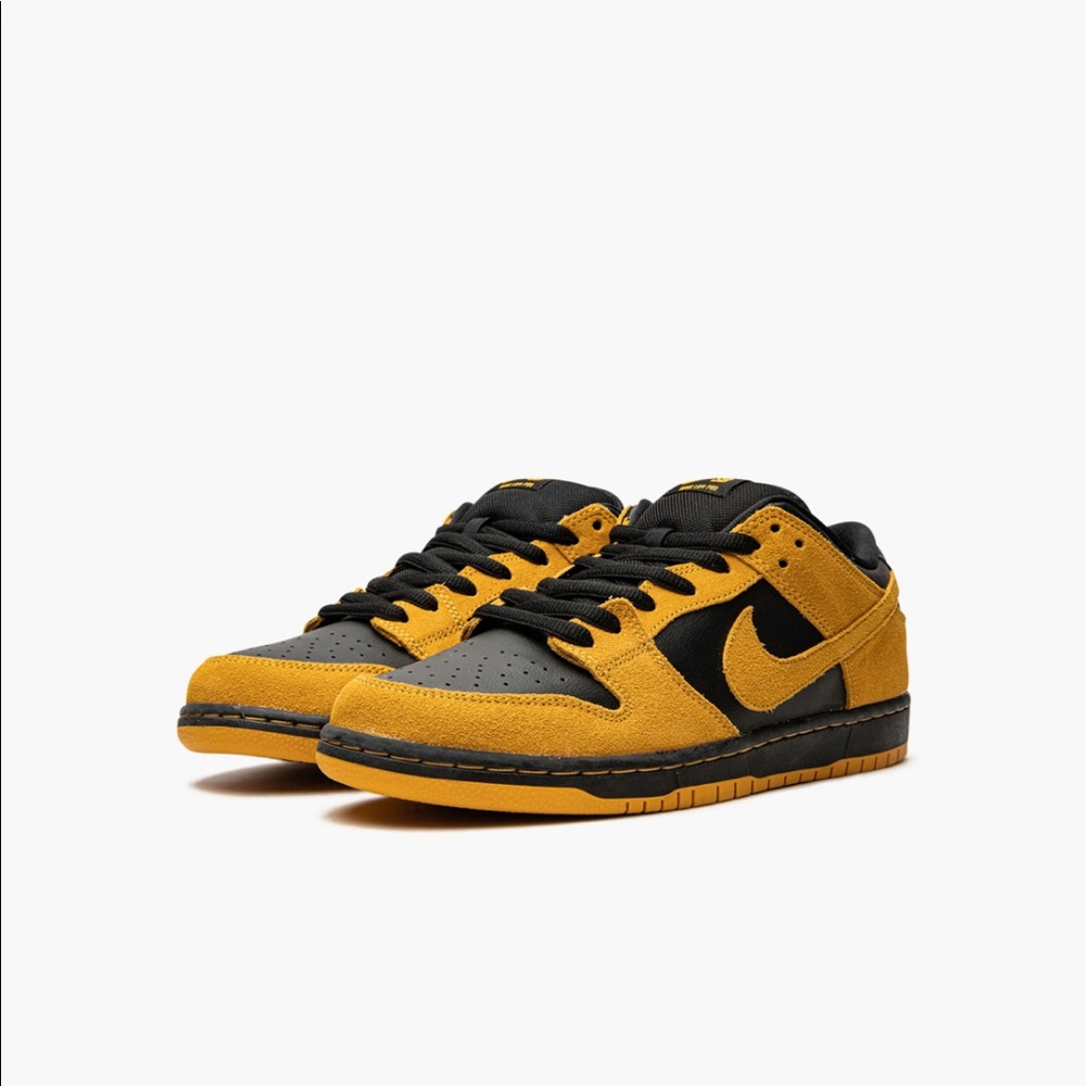 DUNK LOW PRO SB GOLD & BLACK